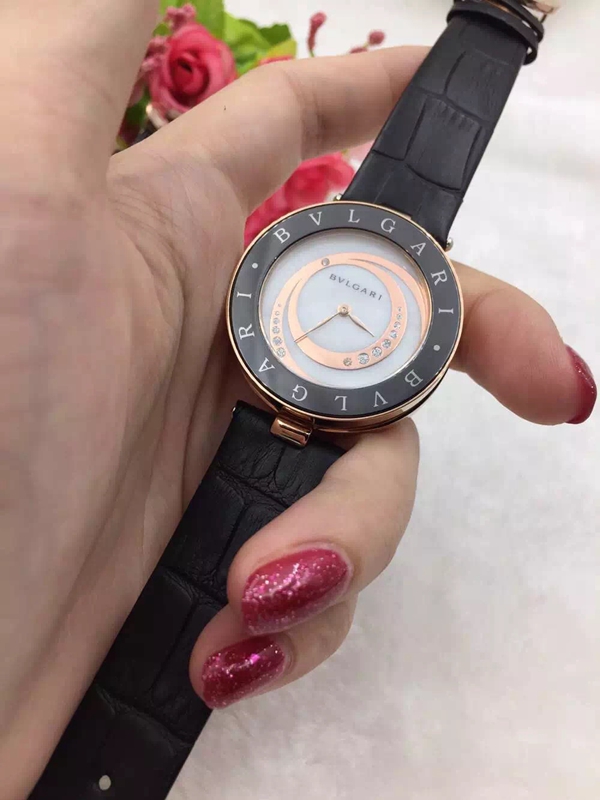 ブルガリ時計正面デザイン